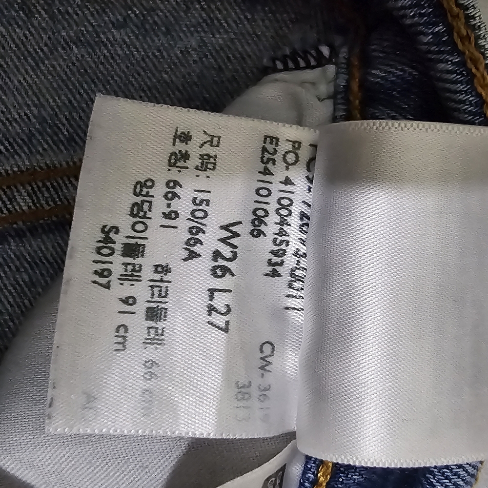 Levi's Ribcage Straight Jeans in Classic Blue - Picture 11 of 13